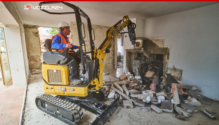 Caterpillar predstavil novi Cat 301 CR: majhen bager, ki preseneča z zmogljivostjo