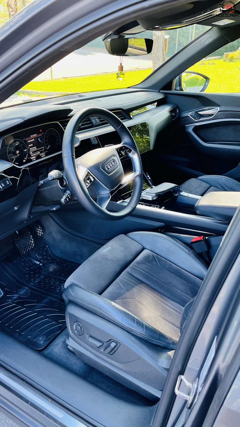 Audi E-tron SUV