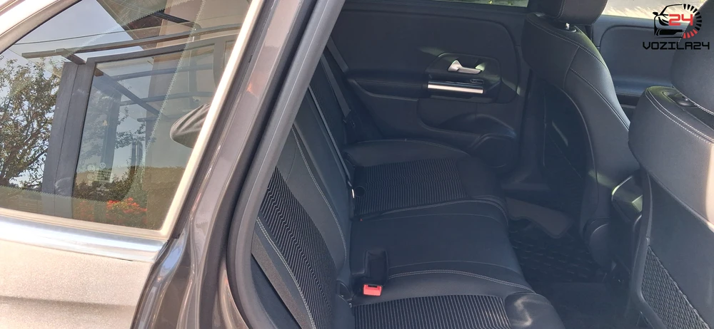 Mercedes-Benz B-Klasa 180