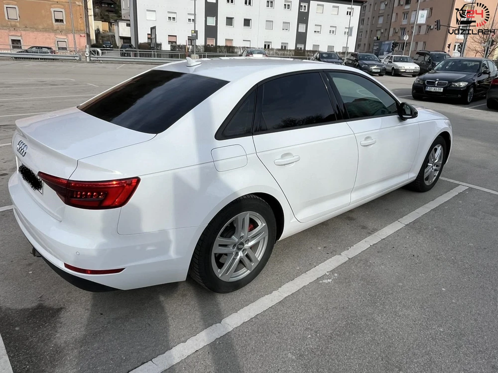 Audi A4 Sedan