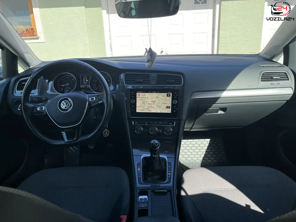 Volkswagen Golf R-Line
